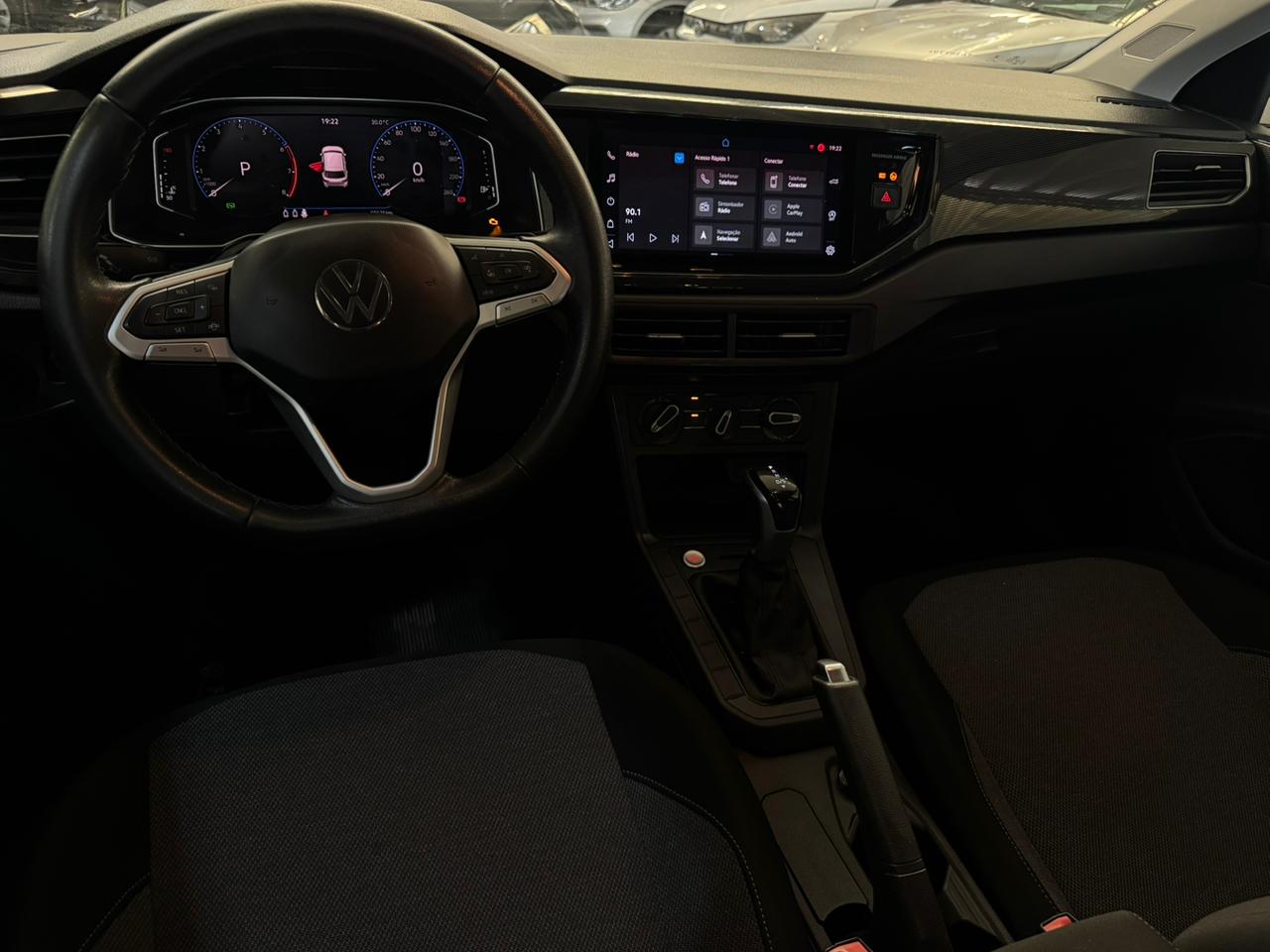 VW Polo Comfortline em destaque